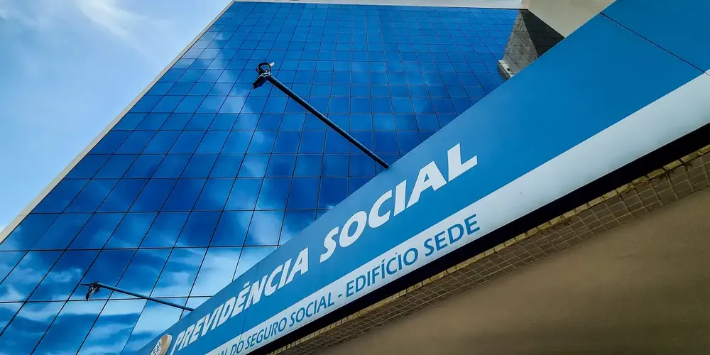 INSS começa a pagar benefícios acima do mínimo nesta terça (01)