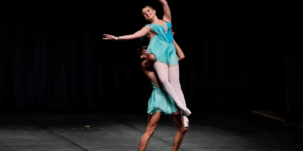 Durante oito dias, a bailarina também realizou apresentações na Suíça e Áustria
