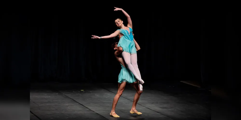 Durante oito dias, a bailarina também realizou apresentações na Suíça e Áustria