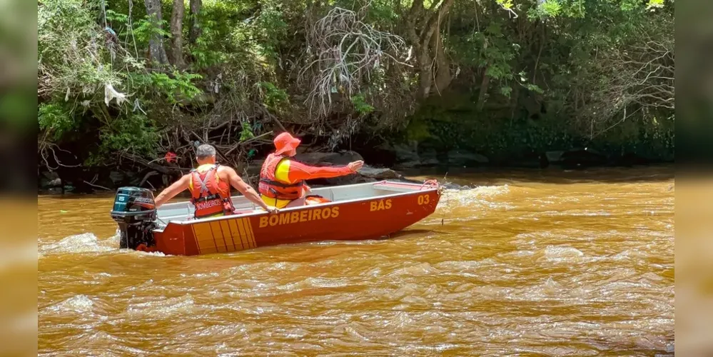 Buscas aquáticas foram realizadas neste domingo  e serão retomadas na segunda