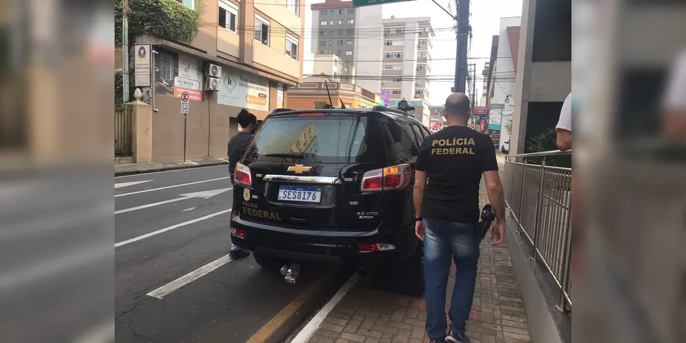 Trio é preso 'arrombando' caixa eletrônico nesta manhã em PG