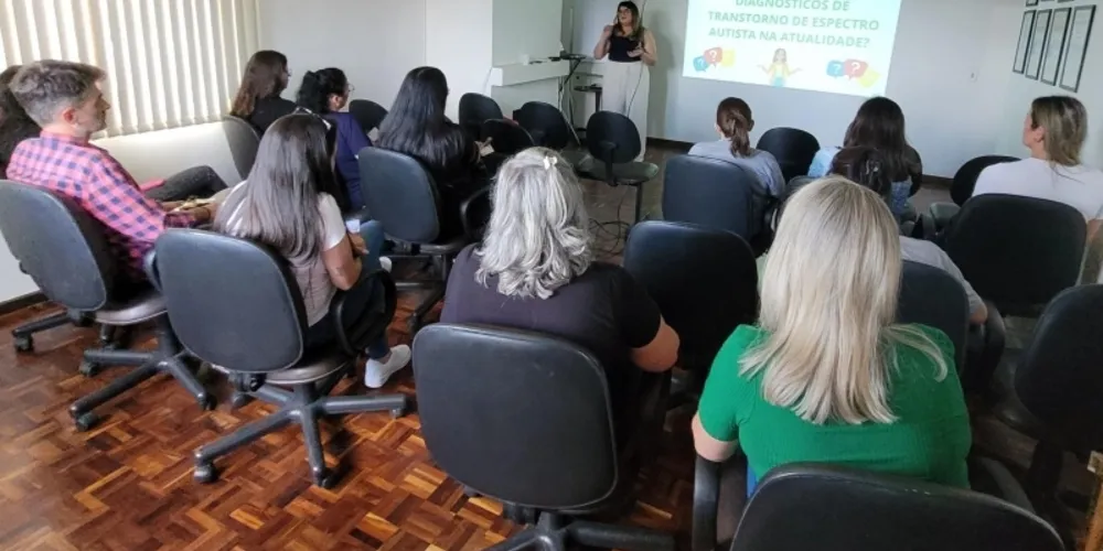 Na atual etapa, as ações de capacitação contemplam colaboradores do CimSaúde