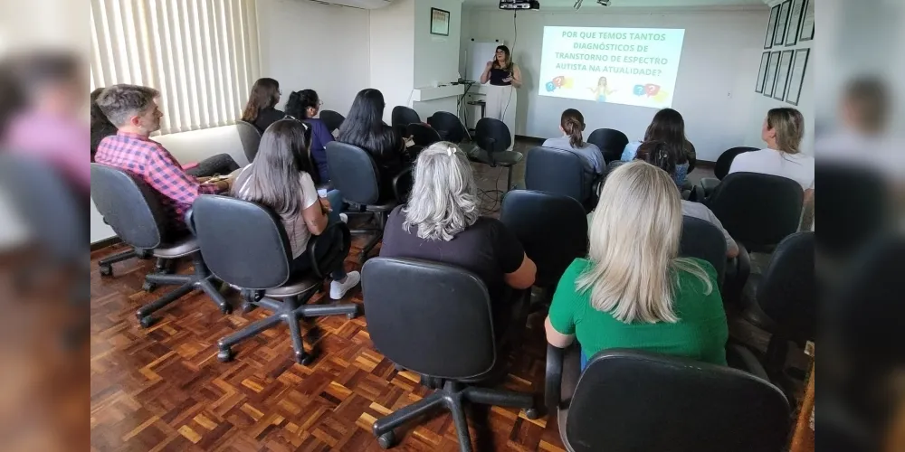 Na atual etapa, as ações de capacitação contemplam colaboradores do CimSaúde