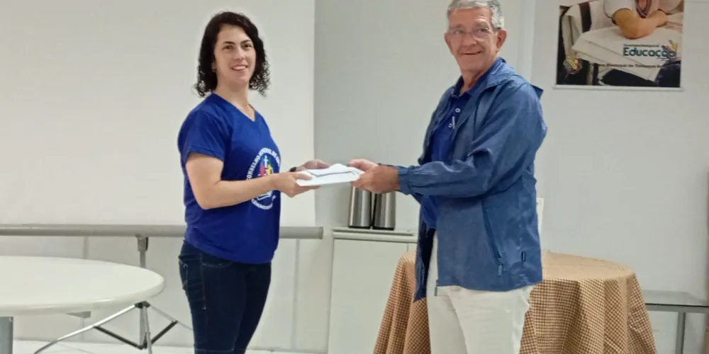 O novo secretário de Educação Dr. Eros Danilo Araújo participou da reunião ordinária do Conselho Municipal de Educação na última quinta-feira (28)