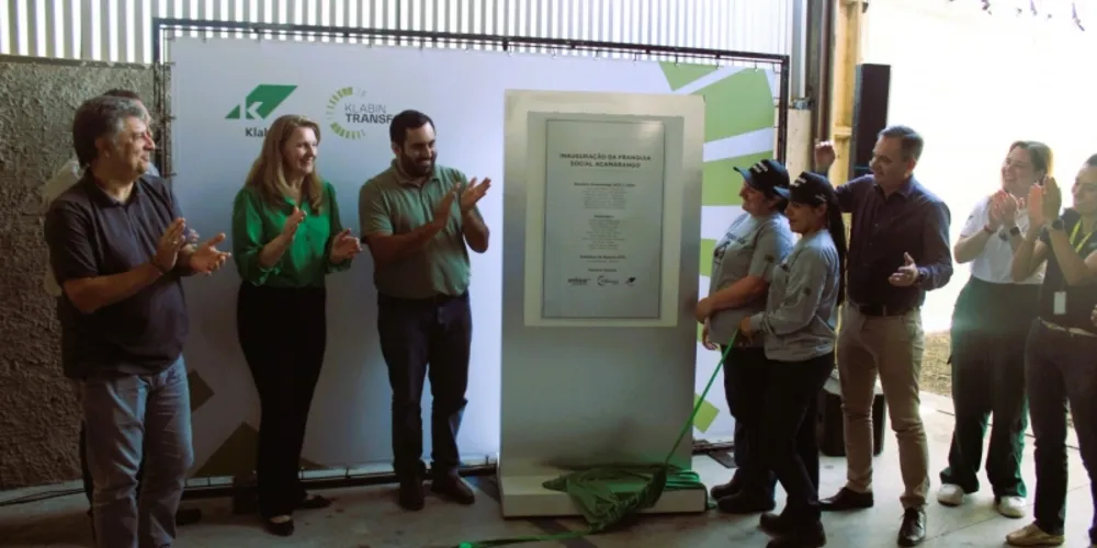 O evento contou com a presença de dezenas de pessoas, entre secretários, legislativo atual e eleitos para o próximo ciclo, familiares e visitantes