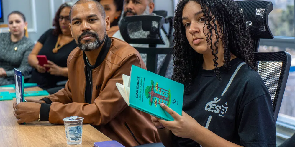 Educação: Secretaria realiza entrega de livros Afro-brasileiros para escolas estaduais