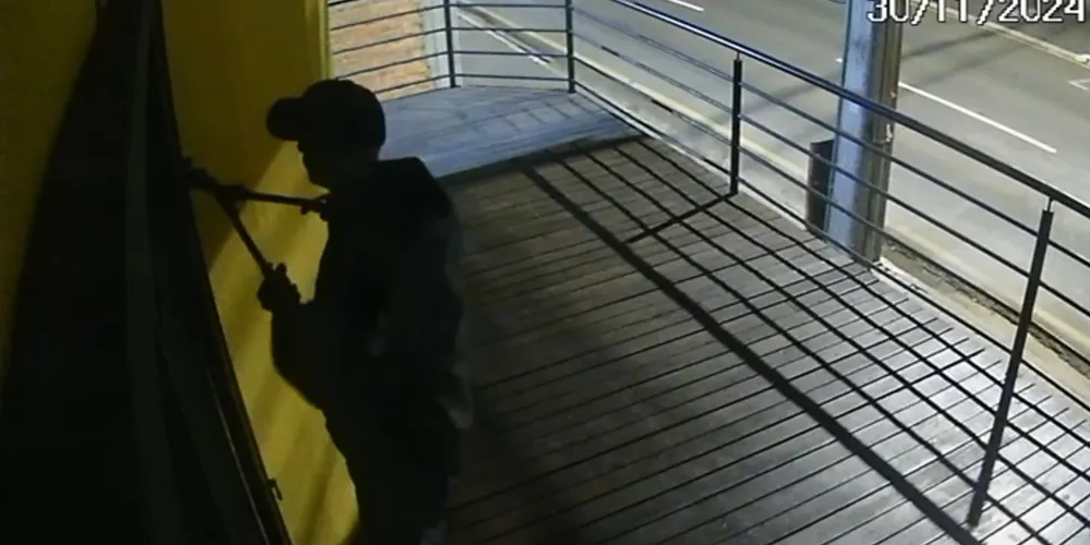 Ação aconteceu na madrugada desse sábado, no Centro de Ponta Grossa