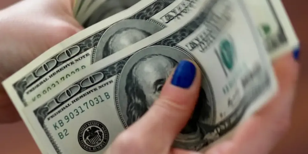 O risco país teve um forte recuo de 4%