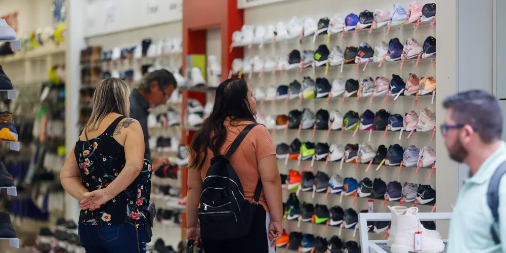 Pelo 9º mês, tempo de abertura de empresa no PR fica abaixo de 10h