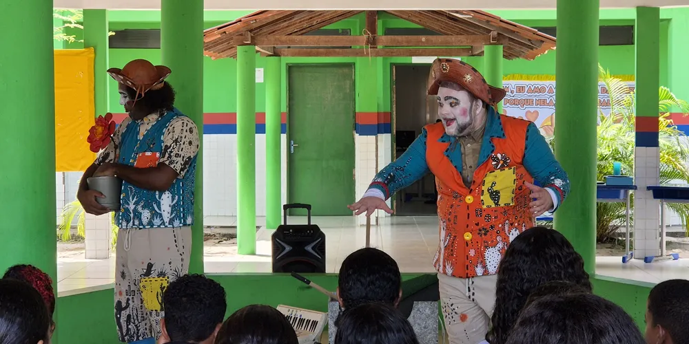 As sessões de teatro acontecem entre 30 de setembro e 10 de outubro e são exclusivas para alunos e alunas das oito escolas selecionadas.
