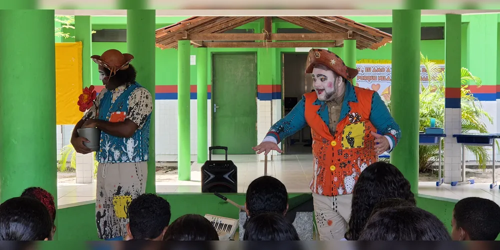 As sessões de teatro acontecem entre 30 de setembro e 10 de outubro e são exclusivas para alunos e alunas das oito escolas selecionadas.