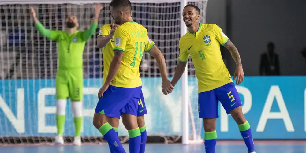 O triunfo do Brasil foi construído com gols de Marcel, Felipe Valério, Leandro Lino e Neguinho (duas vezes)