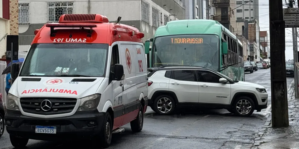 Equipes seguem no local realizando atendimento