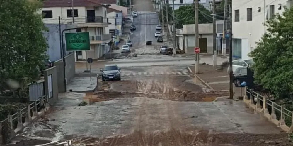 Governador determina força-tarefa para ajuda às vítimas das chuvas em General Carneiro