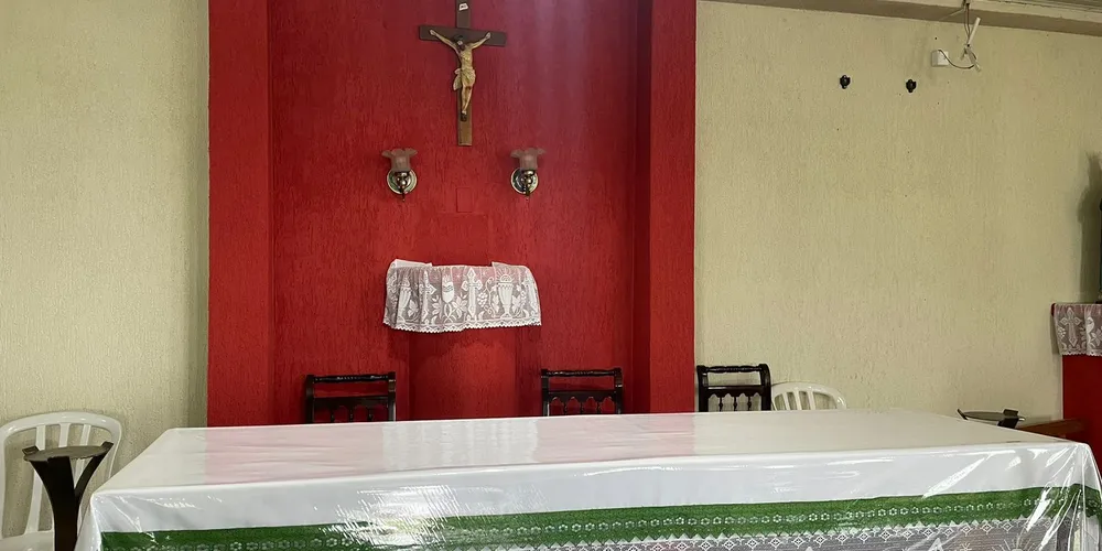 Ladrão arromba porta de Capela e furta objetos e o Santíssimo