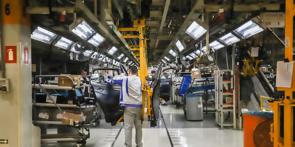 O estado assinou 127 contratos de parceria visando a implantação e ampliação de parques industriais através do Paraná Competitivo em 2025