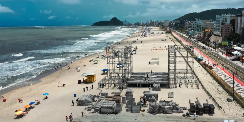 O Verão Maior Paraná 2024/2025 do Governo do Estado promoverá 33 shows gratuitos nas arenas de Matinhos e Pontal do Paraná entre janeiro e fevereiro