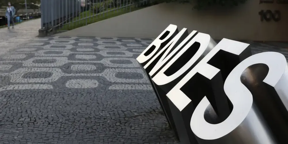 Imagem ilustrativa da imagem BNDES e banco dos EUA assinam acordo para investimentos no Brasil