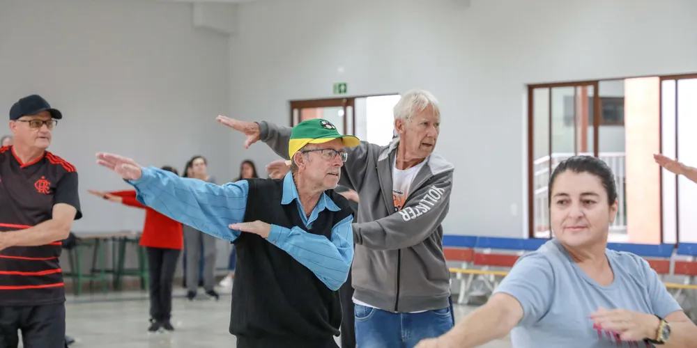 Idosos relatam os benefícios de frequentar espaço