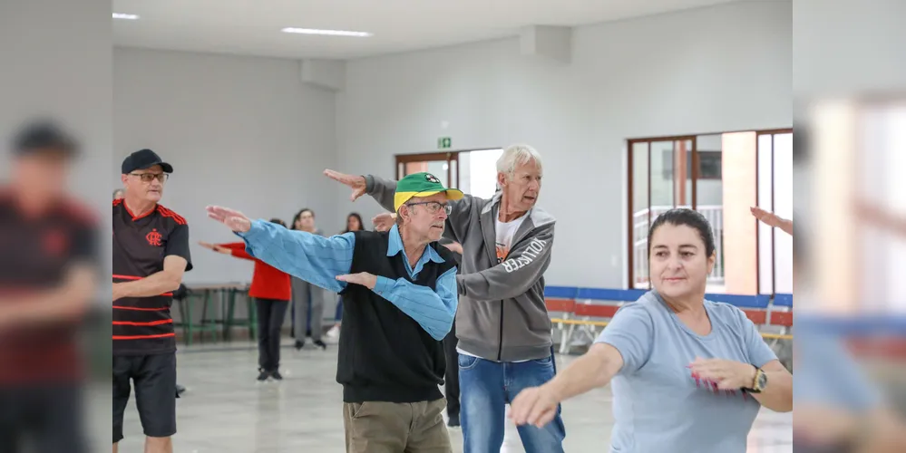 Idosos relatam os benefícios de frequentar espaço