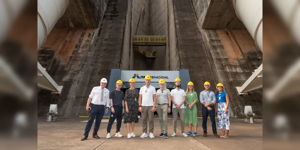 Acompanhado de uma comitiva formada por representantes do governo norueguês e diplomatas, Aasland foi recebido pelo diretor-geral brasileiro de Itaipu, Enio Verri