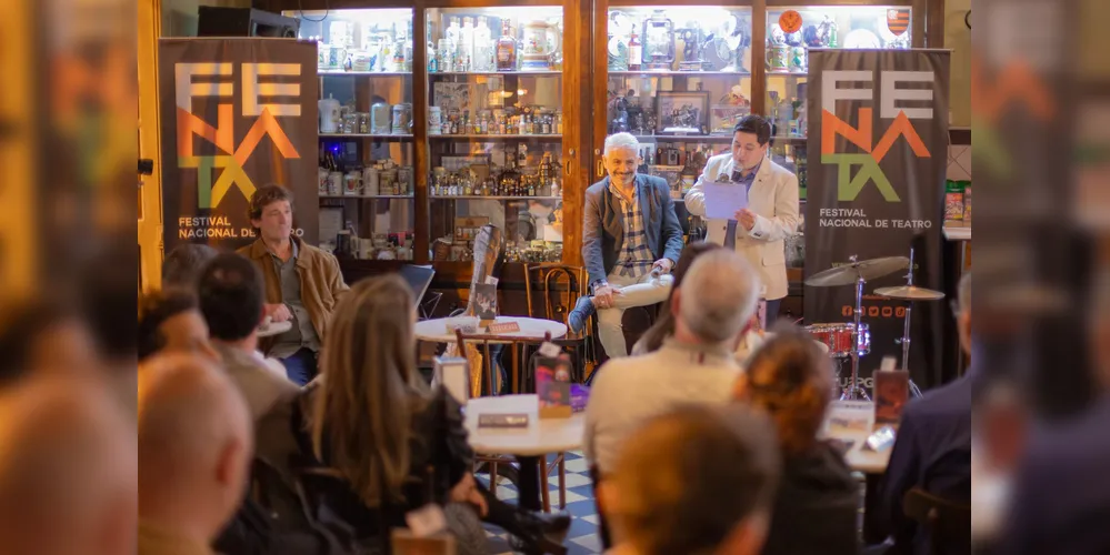 A cerimônia de lançamento aconteceu no Botequim da XV.