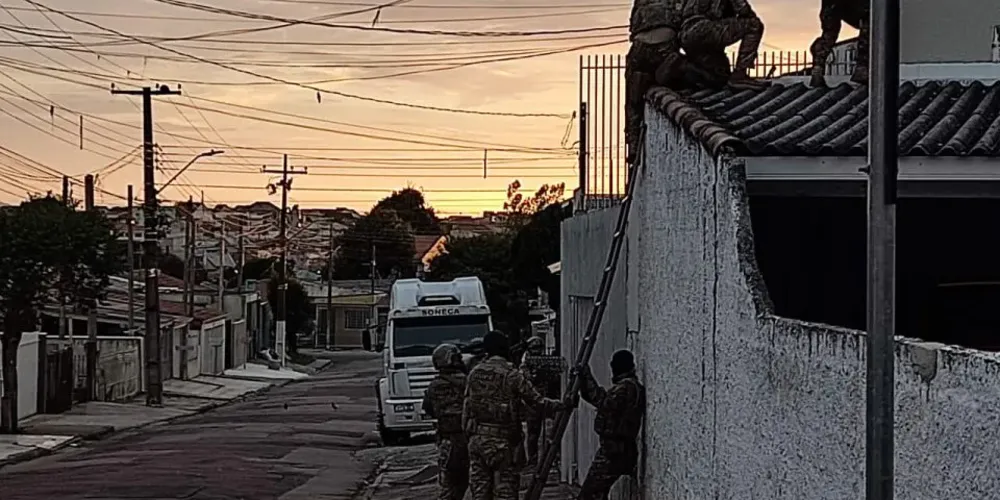 Mulher foi presa no âmbito da operação 'Nêmesis'