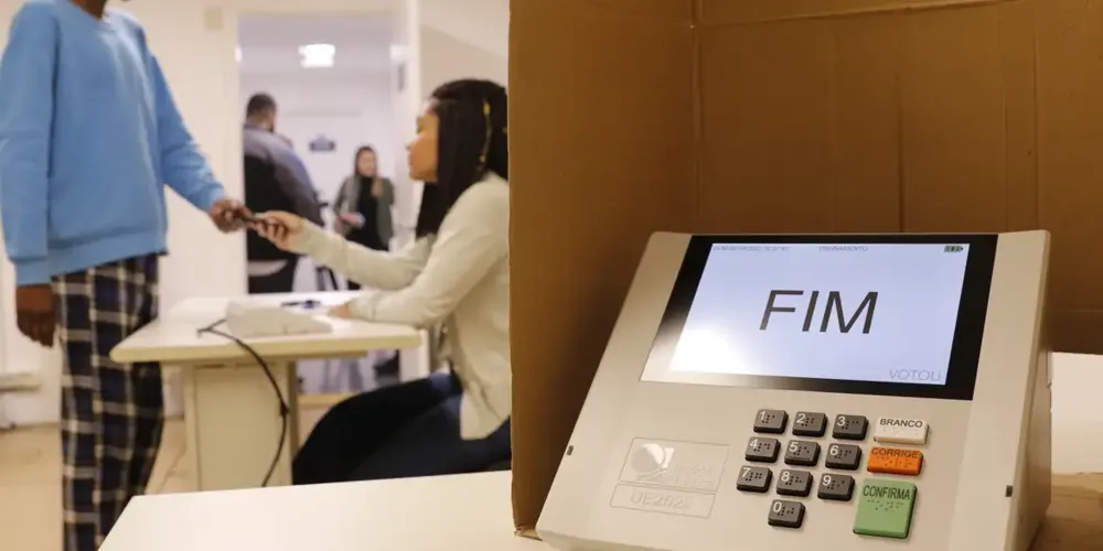 As urnas estarão abertas para votação nos 5.570 municípios brasileiros a partir das 8h da manhã (horário de Brasília)