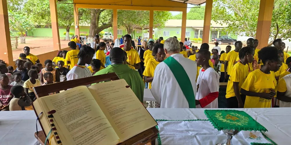 A missão acontece nas esferas espiritual, de educação e saúde