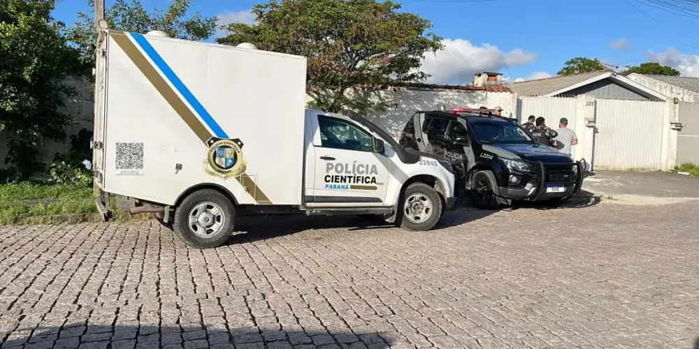 O corpo foi recolhido pelo Instituto Médico Legal (IML)