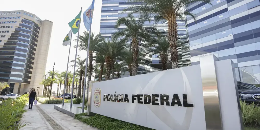 Bolsonaro chegou na sede da Polícia Federal, em Brasília, pouco depois das 14h30