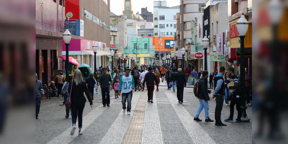 No dia 25, quarta-feira, o comércio de rua e os shoppings não abrirão.