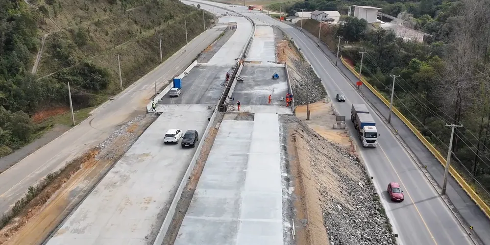 Orçamento de 2025 prevê aumento de 60% nos investimentos, com R$ 2,1 bilhões para obras