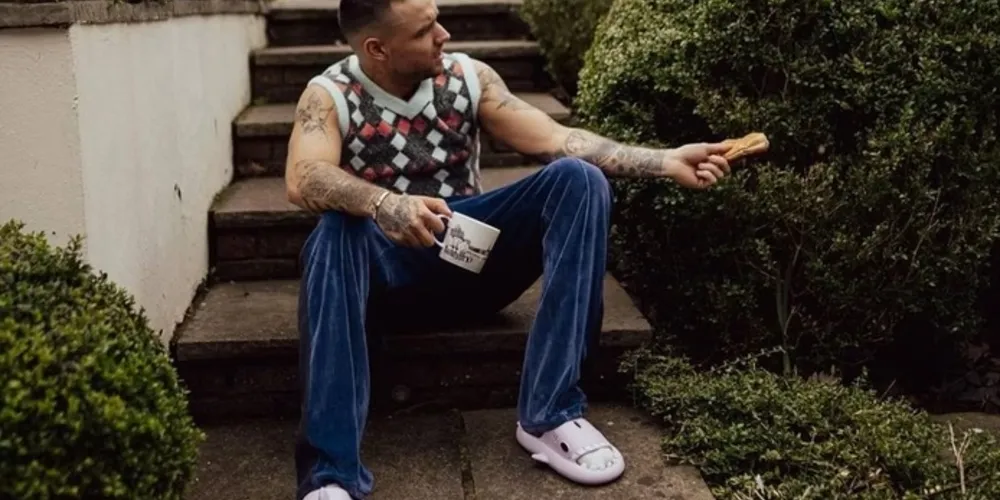 Músico morreu após cair do terceiro andar, uma altura de cerca de 13 a 14 metros