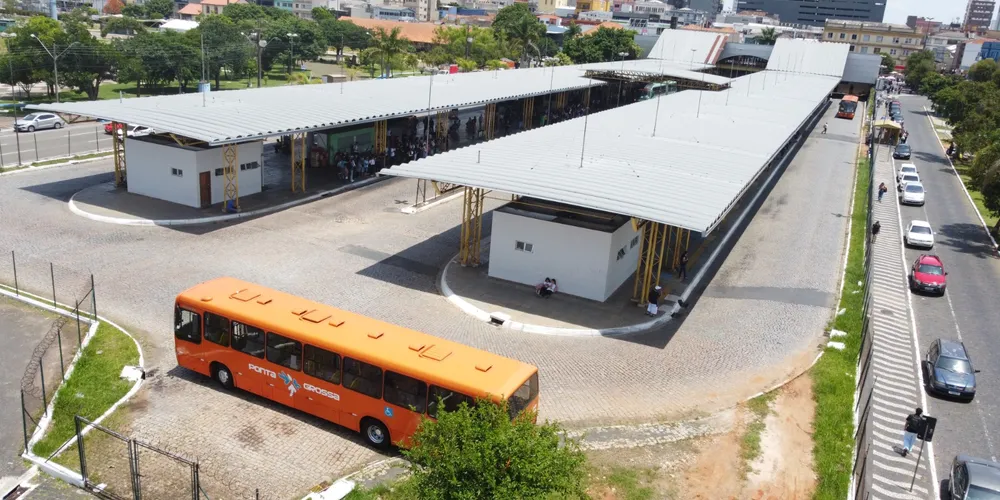 Os ônibus irão circular com as linhas e a grade de horários do domingo