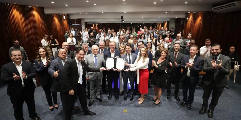 Assinaram o documento junto com a Seed, a Alep, a Aripar, o CNB/PR e a Anoreg