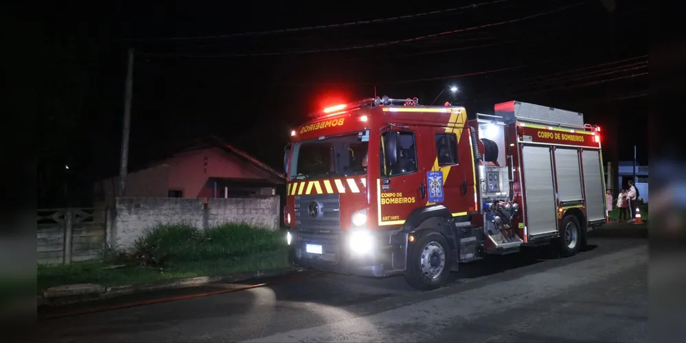 Corpo de Bombeiros foi acionado ao local do incêndio