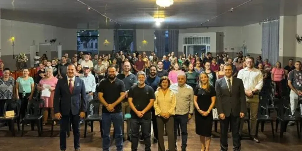 A cerimônia de entrega foi realizada no Clube Piraiense e reuniu diversas autoridades