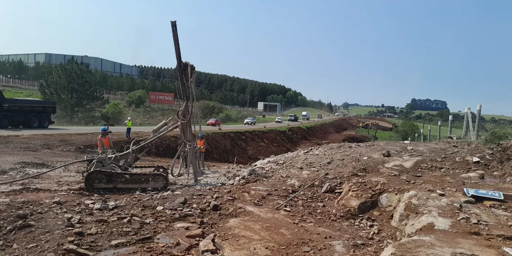 Trecho está sendo duplicado, com novas pistas de concreto