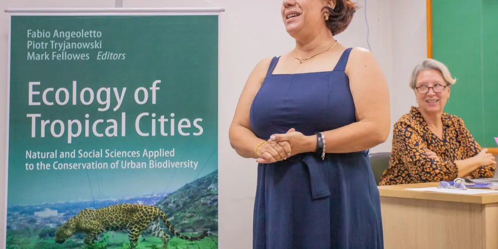 Professoras da UEPG produzem capítulos para o maior livro já publicado sobre cidades tropicais