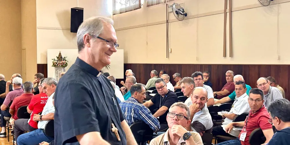 Bispo esteve com os diáconos pela primeira vez