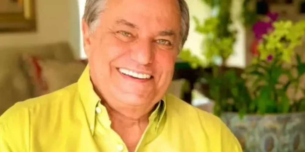 Ronnie Von está bem e já está em casa