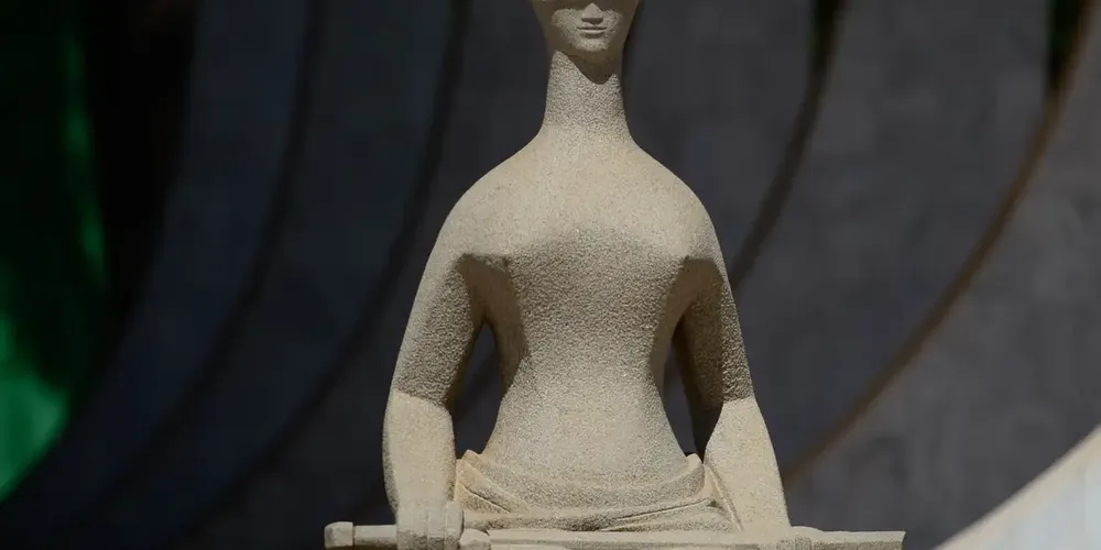 STF retoma julgamento sobre legalidade de revista íntima nos presídios