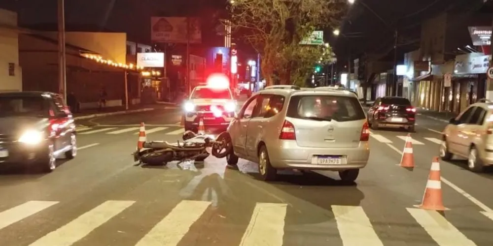 Acidente na Avenida Visconde de Mauá aconteceu na noite dessa terça-feira (15)