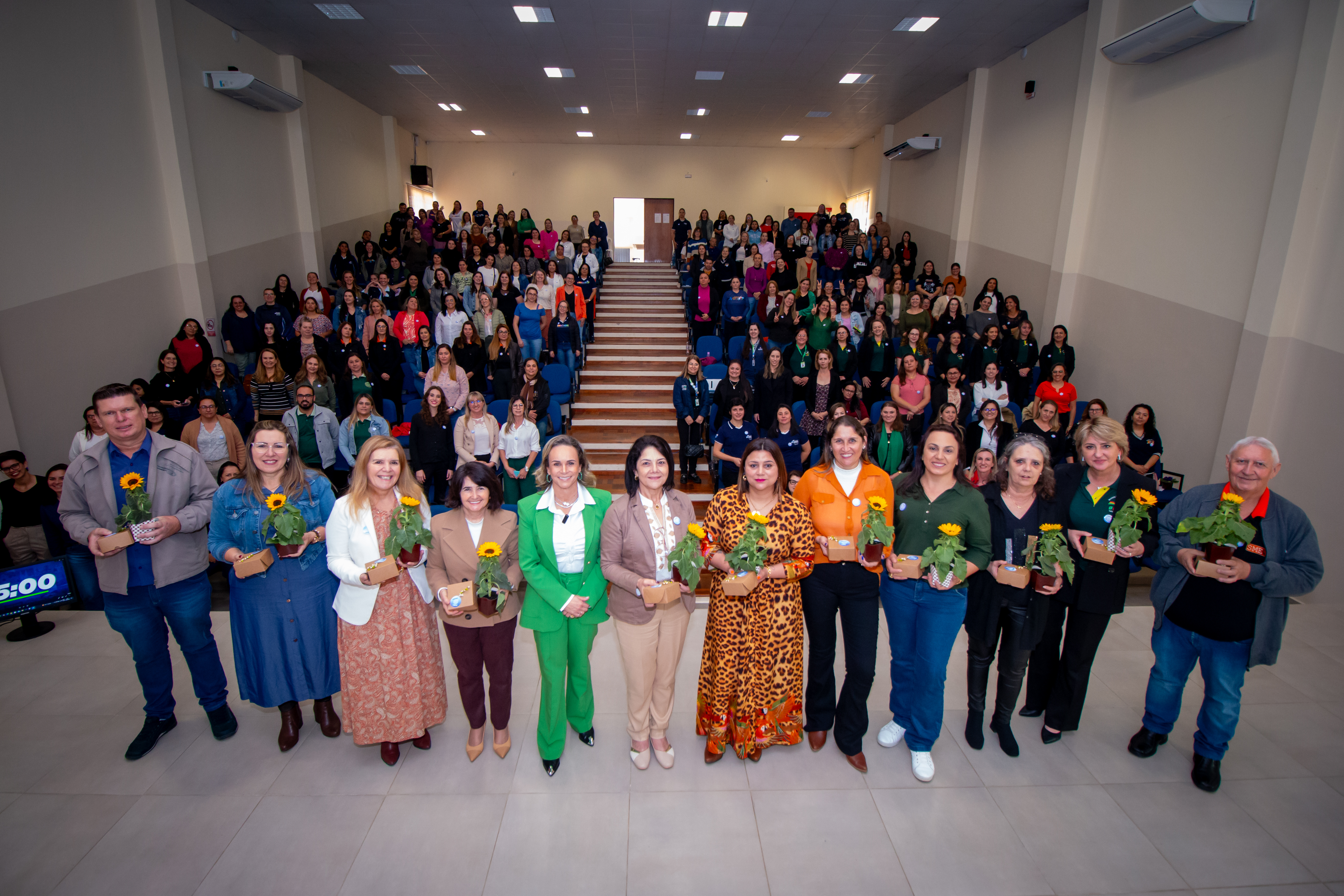 O evento foi realizado no Anfiteatro Municipal Eunice Miró Guimarães Cordeiro, em Ponta Grossa