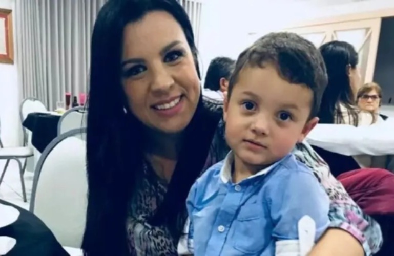 Vanessa Kubaski Maciel e seu filho Pedro Henrique Maciel foram vítimas no acidente