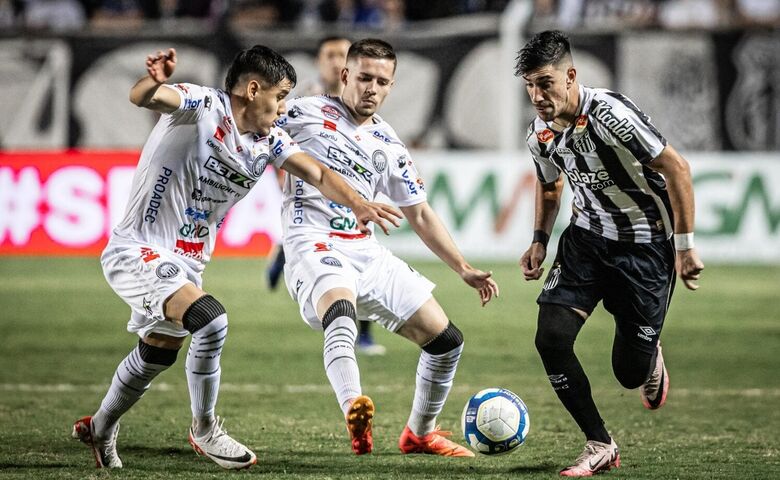 Equipes se enfrentaram no Estádio Germano Krüger, pela 10ª rodada da Série B