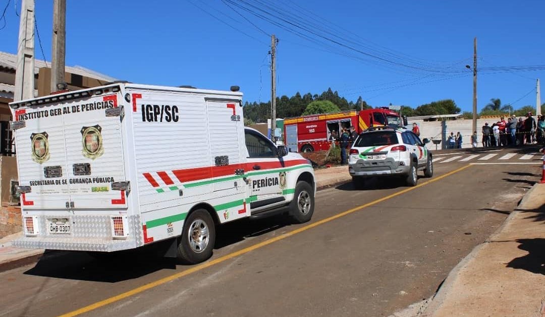 Criança morreu em Joinville depois de ser esquecida dentro de carro