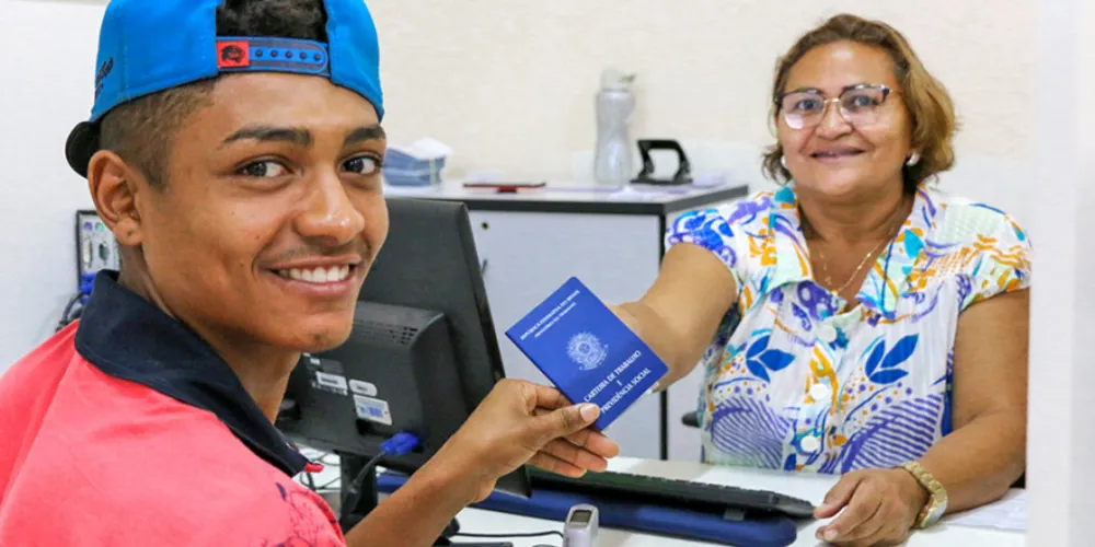 As mais de 200 oportunidades são para as áreas de Educação, Negócios, Tecnologia da Informação, Saúde e Fabricação