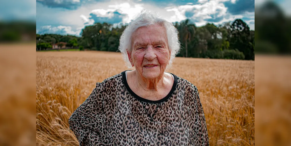 Professora mais antiga de Ponta Grossa comemora 105 anos